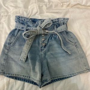 American Eagle mom shorts
